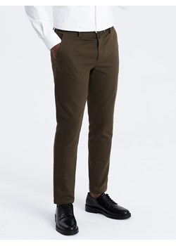 Spodnie męskie chino SLIM FIT z delikatną teksturą - ciemnooliwkowe V4 OM-PACP-0190 ze sklepu ombre w kategorii Spodnie męskie - zdjęcie 176245821