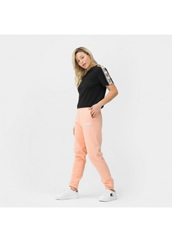 Damskie spodnie dresowe GUESS ALISHA LONG PANTS - różowe ze sklepu Sportstylestory.com w kategorii Spodnie damskie - zdjęcie 176252422