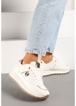 Białe Płaskie Sznurowane Sneakersy Ocieplane Ozdobione Metalicznymi Aplikacjami Cyrirra ze sklepu born2be.pl w kategorii Buty sportowe damskie - zdjęcie 176258783