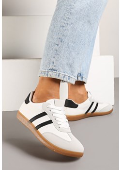 Białe Sneakersy z Imitacji Zamszu na Płaskiej Podeszwie Memeriana ze sklepu born2be.pl w kategorii Buty sportowe damskie - zdjęcie 176258813