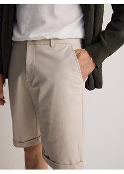 Reserved - Szorty slim fit - beżowy ze sklepu Reserved w kategorii Spodenki męskie - zdjęcie 176282493