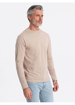 Męski longsleeve BASIC z okrągłym dekoltem - beżowy V8 OM-LSBL-0106 ze sklepu ombre w kategorii T-shirty męskie - zdjęcie 176302313