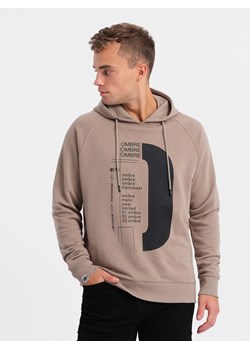 Męska bluza z nadrukiem HOODIE - ciemnobeżowa V2 OM-SSPS-0152 ze sklepu ombre w kategorii Bluzy męskie - zdjęcie 176307730