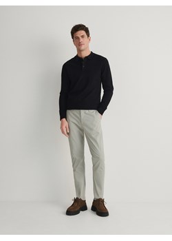 Reserved - Spodnie chino slim fit - jasnoszary ze sklepu Reserved w kategorii Spodnie męskie - zdjęcie 176308012