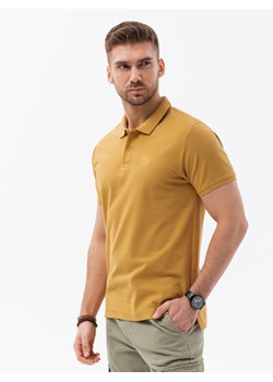 Koszulka męska polo z dzianiny pique - musztardowy V8 S1374 ze sklepu ombre w kategorii T-shirty męskie - zdjęcie 176358123