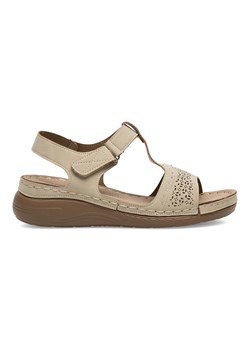Sandały Clara Barson WYL05010-15 ze sklepu ccc.eu w kategorii Sandały damskie - zdjęcie 176379041