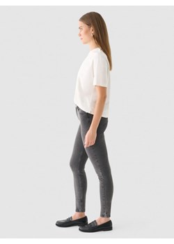 Damskie jeansy skinny Outhorn OTHWAW24TJNSF002 - szare ze sklepu Sportstylestory.com w kategorii Spodnie damskie - zdjęcie 176421932