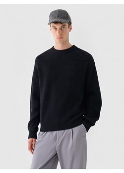 Męski sweter wełniany Outhorn OTHWAW24TSWEM100 - czarny ze sklepu Sportstylestory.com w kategorii Swetry męskie - zdjęcie 176422721