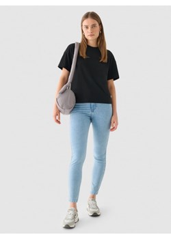 Damskie jeansy skinny Outhorn OTHWAW24TJNSF002 - niebieskie ze sklepu Sportstylestory.com w kategorii Spodnie damskie - zdjęcie 176423040
