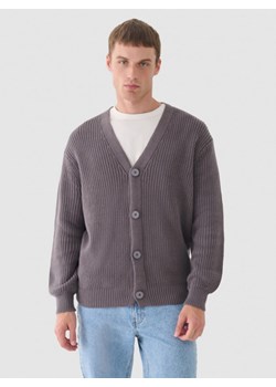 Męski sweter kardigan Outhorn OTHWAW24TSWEM096 - szary ze sklepu Sportstylestory.com w kategorii Swetry męskie - zdjęcie 176423241