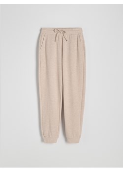 Reserved - Spodnie jogger z dzianiny - beżowy ze sklepu Reserved w kategorii Spodnie damskie - zdjęcie 176439901