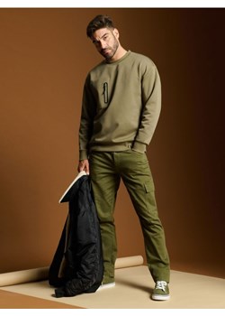 Sinsay - Spodnie cargo - khaki - id: 145AW-87X - marki Sinsay - 176463883 Sinsay - Spodnie cargo - khaki ze sklepu Sinsay w kategorii Spodnie męskie - zdjęcie 176463883