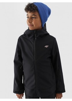 Chłopięca kurtka snowboardowa softshell 4F 4FJWAW24TSOFM270 - czarna ze sklepu Sportstylestory.com w kategorii Kurtki chłopięce - zdjęcie 176554130