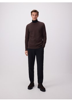 Reserved - Strukturalny sweter z bawełny - ciemnobrązowy ze sklepu Reserved w kategorii Swetry męskie - zdjęcie 176565992