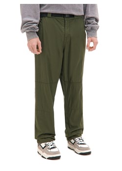 Cropp - Ciemnozielone spodnie jogger comfort - zielony ze sklepu Cropp w kategorii Spodnie męskie - zdjęcie 176577111