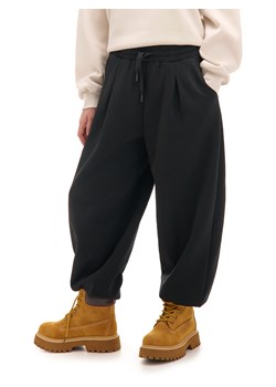 Cropp - Czarne joggery z wysokim stanem - czarny ze sklepu Cropp w kategorii Spodnie damskie - zdjęcie 176577394
