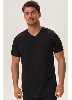 Henderson 2-pack czarny t-shirt męski Actual 41639-99X, Kolor czarny, Rozmiar 2XL, Henderson ze sklepu Primodo w kategorii T-shirty męskie - zdjęcie 176583202