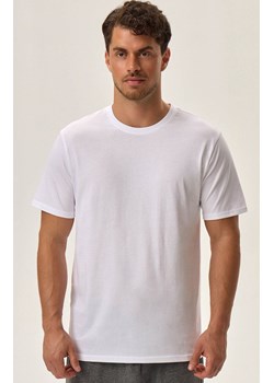 Henderson 2-pack biały t-shirt męski Assign 41636-00X, Kolor biały, Rozmiar 2XL, Henderson ze sklepu Primodo w kategorii T-shirty męskie - zdjęcie 176583314
