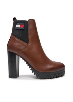 Tommy Jeans Botki Tjw New Ess High Heel Boot EN0EN02439 Brązowy ze sklepu MODIVO w kategorii Botki - zdjęcie 176639350