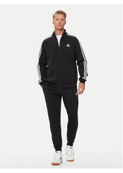 adidas Dres Basic 3-Stripes IJ6067 Czarny Regular Fit ze sklepu MODIVO w kategorii Dresy męskie - zdjęcie 176641651