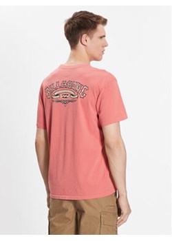 Billabong T-Shirt Arch Wave ABYZT01707 Koralowy Regular Fit ze sklepu MODIVO w kategorii T-shirty męskie - zdjęcie 176682682