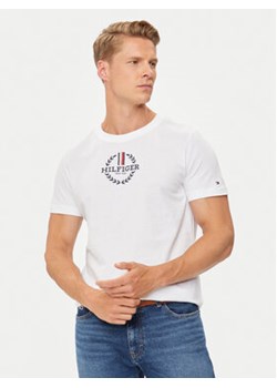 Tommy Hilfiger T-Shirt Global Stripe MW0MW34388 Biały Regular Fit ze sklepu MODIVO w kategorii T-shirty męskie - zdjęcie 176730820