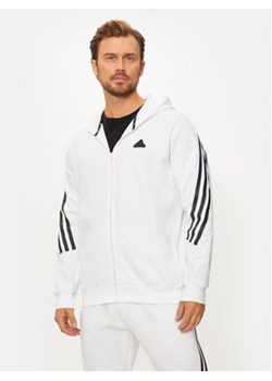 adidas Bluza Future Icons 3-Stripes JJ4158 Biały Regular Fit ze sklepu MODIVO w kategorii Bluzy męskie - zdjęcie 176937361