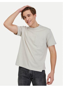 Gap T-Shirt 507947-03 Beżowy Regular Fit ze sklepu MODIVO w kategorii T-shirty męskie - zdjęcie 176983970