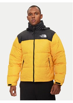 The North Face Kurtka puchowa 1996 Retro Nuptse NF0A3C8D Żółty Regular Fit ze sklepu MODIVO w kategorii Kurtki męskie - zdjęcie 177146202