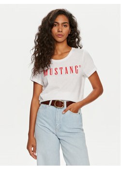 Mustang T-Shirt Alma 1013933 Biały Regular Fit ze sklepu MODIVO w kategorii Bluzki damskie - zdjęcie 177146684