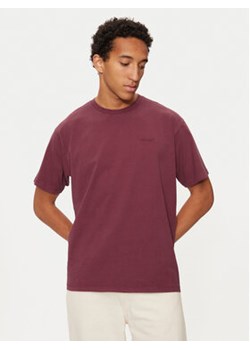 Levi's® T-Shirt Red Tab™ Vintage A0637-0117 Bordowy Boxy Fit ze sklepu MODIVO w kategorii T-shirty męskie - zdjęcie 177281421