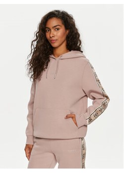 Guess Bluza Carla V4YQ11 KB3P2 Beżowy Regular Fit ze sklepu MODIVO w kategorii Bluzy damskie - zdjęcie 177361790