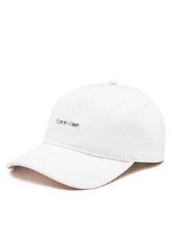 Czapka z daszkiem Calvin Klein Calvin Lettering Canvas Cap K60K612764 Biały ze sklepu eobuwie.pl w kategorii Czapki z daszkiem damskie - zdjęcie 177387483