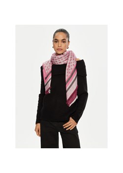 Chusta Guess AW5249 VIS03 Różowy ze sklepu eobuwie.pl w kategorii Szaliki i chusty damskie - zdjęcie 177387680
