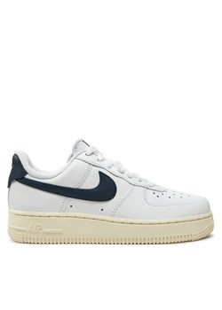 Sneakersy Nike Air Force 1 '07 Flyease HJ9122 100 Biały ze sklepu eobuwie.pl w kategorii Buty sportowe damskie - zdjęcie 177395980