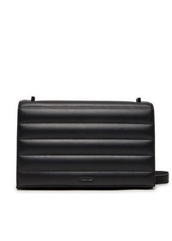 Torebka Calvin Klein Line Quilt Md Conv Shoulder Bag K60K612117 Czarny ze sklepu eobuwie.pl w kategorii Listonoszki - zdjęcie 177401050