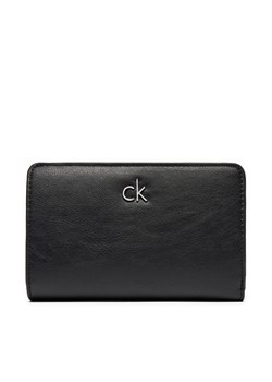 Duży Portfel Damski Calvin Klein Ck Daily Medium Bifold_Pbl K60K613075 Czarny ze sklepu eobuwie.pl w kategorii Portfele damskie - zdjęcie 177415921