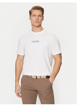 Guess T-Shirt M5RI58 K9RM1 Biały Regular Fit ze sklepu MODIVO w kategorii T-shirty męskie - zdjęcie 177441671