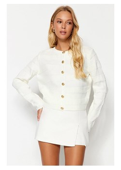 trendyol Kardigan w kolorze kremowym - id: 16255973 - marki Trendyol - 177468273 trendyol Kardigan w kolorze kremowym ze sklepu Limango Polska w kategorii Swetry damskie - zdjęcie 177468273