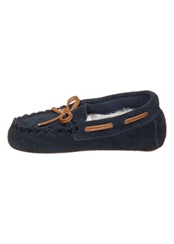 Clarks Skórzane slippersy &quot;Crackling Flo&quot; w kolorze granatowym ze sklepu Limango Polska w kategorii Mokasyny dziecięce - zdjęcie 177476724