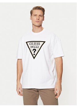 Guess T-Shirt M5RI91 KAC30 Biały Oversize ze sklepu MODIVO w kategorii T-shirty męskie - zdjęcie 177497694