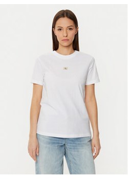 Calvin Klein Jeans T-Shirt J20J225084 Biały Regular Fit ze sklepu MODIVO w kategorii Bluzki damskie - zdjęcie 177500671