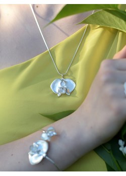 Zawieszka srebrna - Satynowa orchidea duża ze sklepu Venus Galeria - Magiczny Ogród Biżuterii Srebrnej w kategorii Zawieszki - zdjęcie 177527781