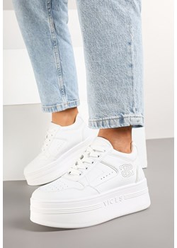 Białe Sneakersy Vices na Grubej Podeszwie z Metalicznymi Wstawkami Nelesea ze sklepu born2be.pl w kategorii Buty sportowe damskie - zdjęcie 177572632