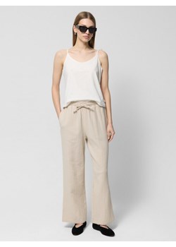 Damski top Outhorn OTHWSS24TSLEF087 - biały ze sklepu Sportstylestory.com w kategorii Bluzki damskie - zdjęcie 177576643
