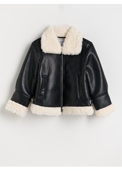 Reserved - Ramoneska z futrzanym kołnierzem - czarny ze sklepu Reserved w kategorii Kurtki dziewczęce - zdjęcie 177577971