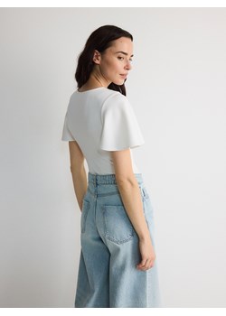 Reserved - Body z motylkowym rękawem - złamana biel - id: 5405V-01X - marki Reserved - 177582472 Reserved - Body z motylkowym rękawem - złamana biel ze sklepu Reserved w kategorii Bluzki damskie - zdjęcie 177582472