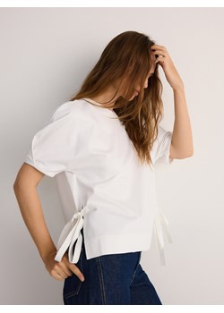 Reserved - Bluzka z wiskozą - złamana biel ze sklepu Reserved w kategorii Bluzki damskie - zdjęcie 177582530
