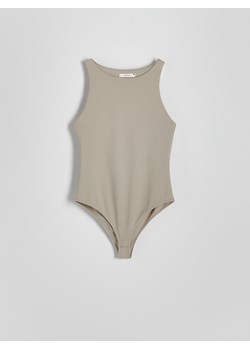 Reserved - Gładkie body slim fit - beżowy ze sklepu Reserved w kategorii Bluzki damskie - zdjęcie 177583614