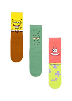 Cropp - Długie skarpety 3 pack ze SpongeBobem - wielobarwny ze sklepu Cropp w kategorii Skarpetki męskie - zdjęcie 177588590